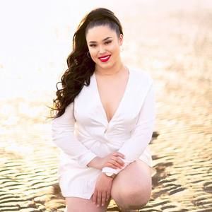 Meet your Posher, Cassandra